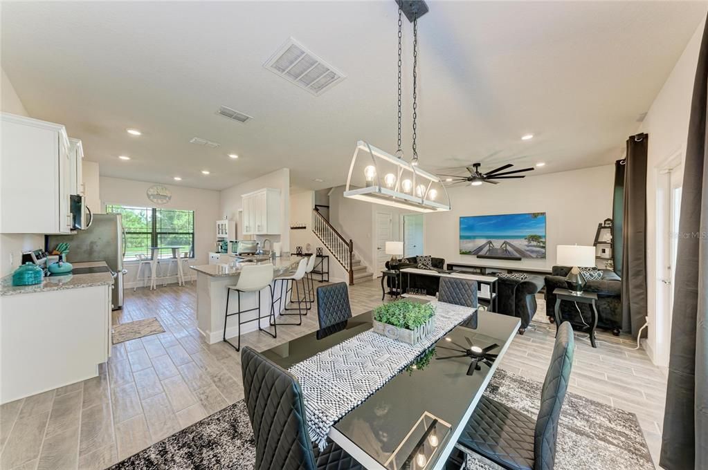 For Sale: $500,000 (5 beds, 3 baths, 2705 Square Feet)