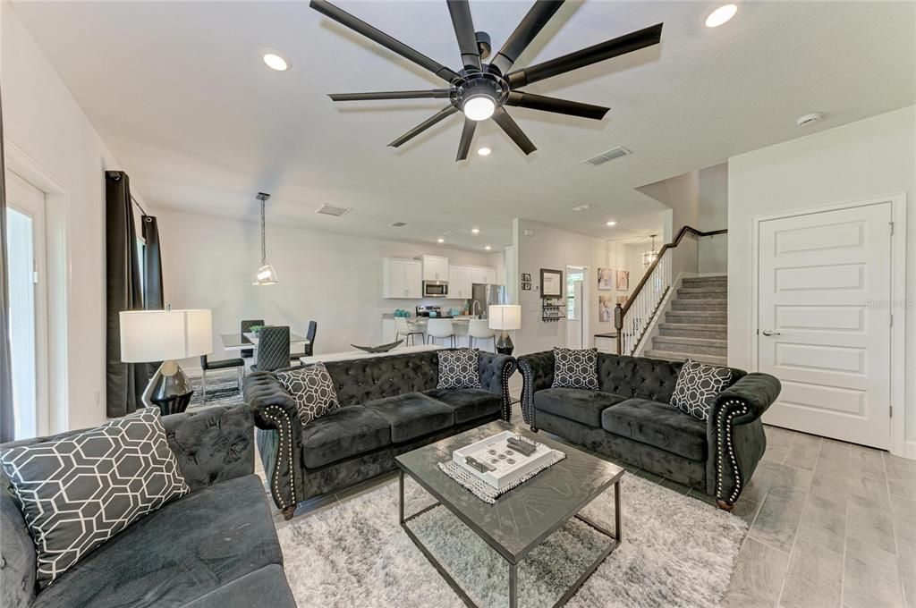 For Sale: $500,000 (5 beds, 3 baths, 2705 Square Feet)