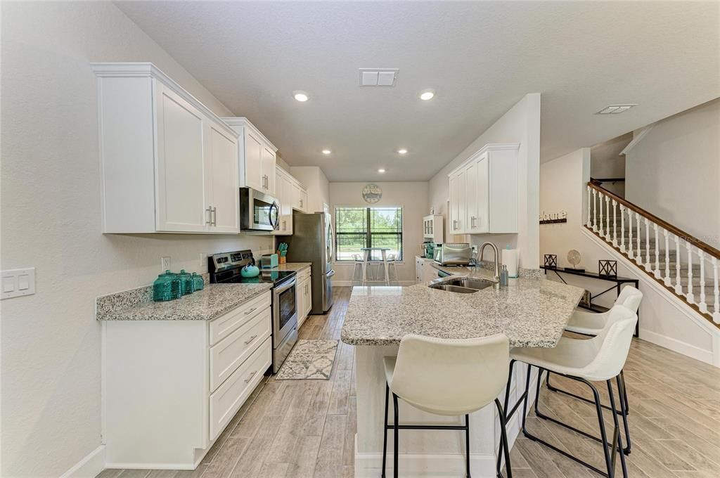 For Sale: $500,000 (5 beds, 3 baths, 2705 Square Feet)