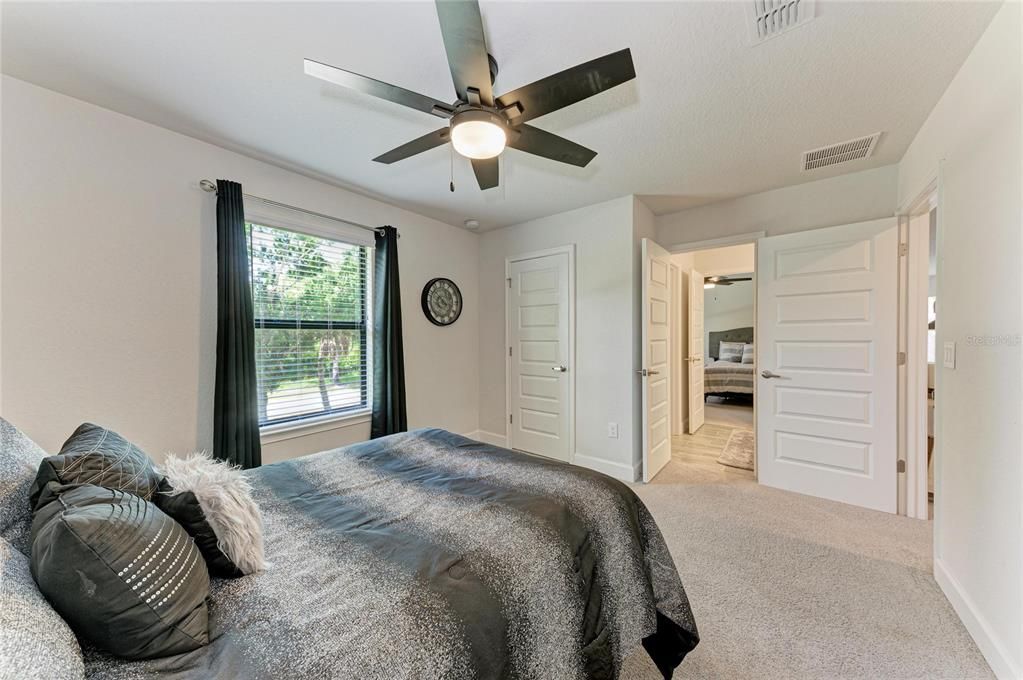 For Sale: $500,000 (5 beds, 3 baths, 2705 Square Feet)