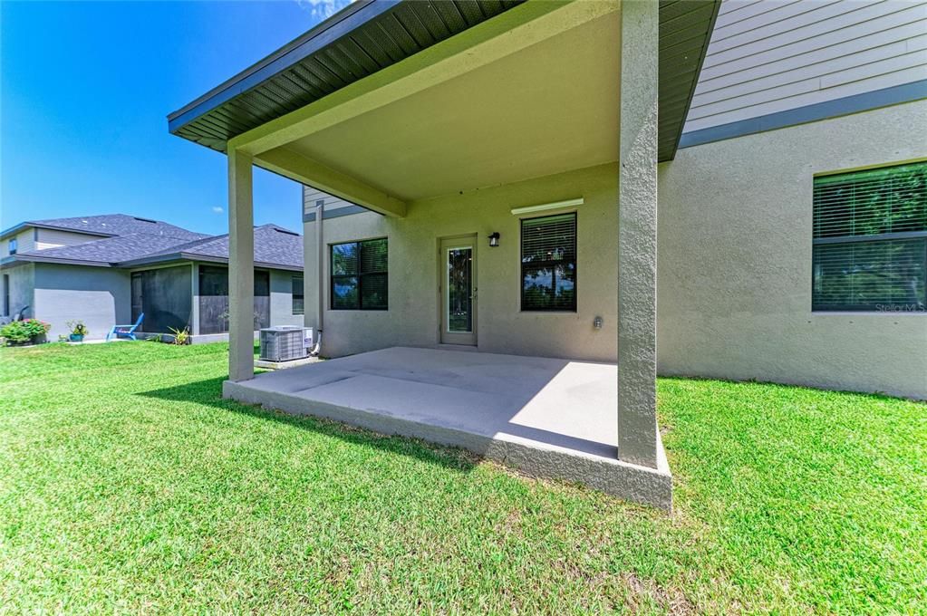 For Sale: $500,000 (5 beds, 3 baths, 2705 Square Feet)