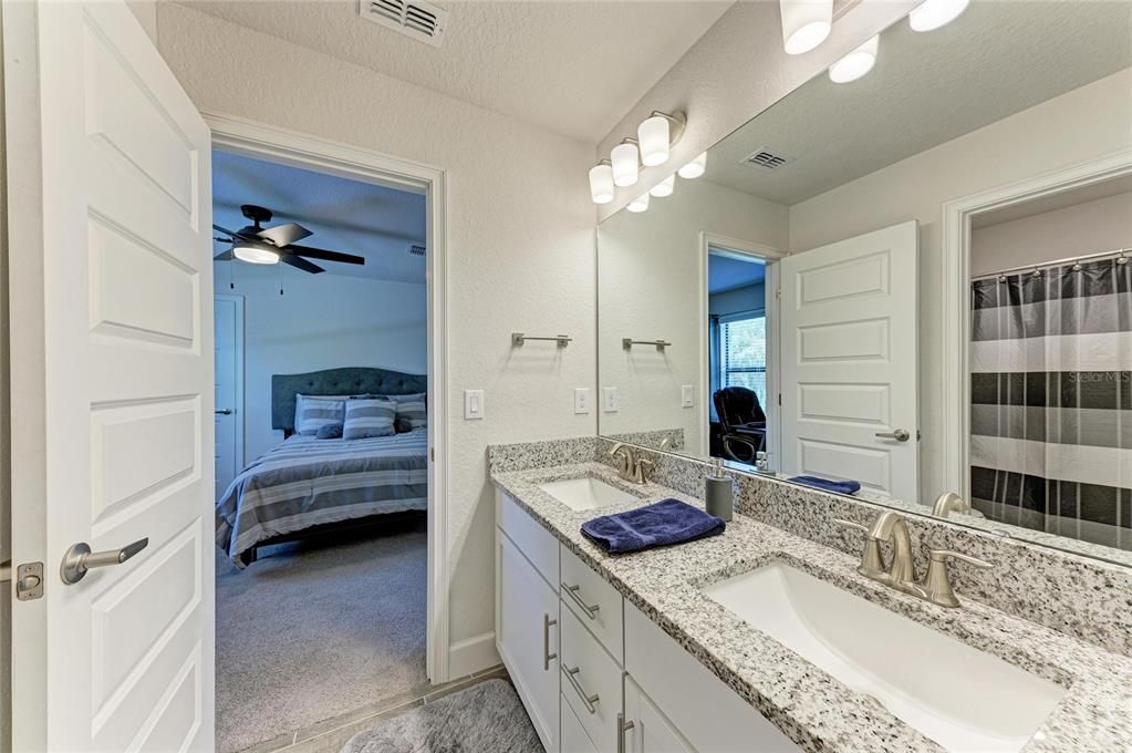 For Sale: $500,000 (5 beds, 3 baths, 2705 Square Feet)