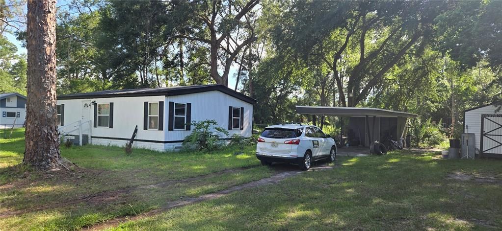 For Sale: $129,900 (3 beds, 2 baths, 864 Square Feet)