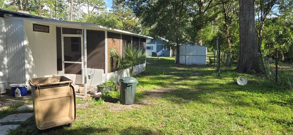 For Sale: $129,900 (3 beds, 2 baths, 864 Square Feet)