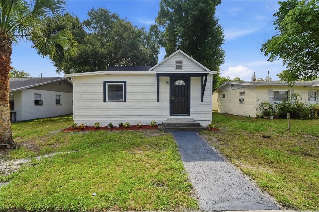 For Sale: $299,000 (2 beds, 1 baths, 1095 Square Feet)