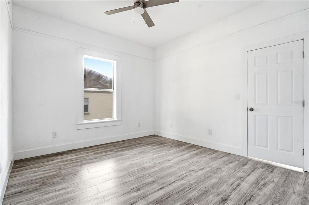 For Sale: $299,000 (2 beds, 1 baths, 1095 Square Feet)