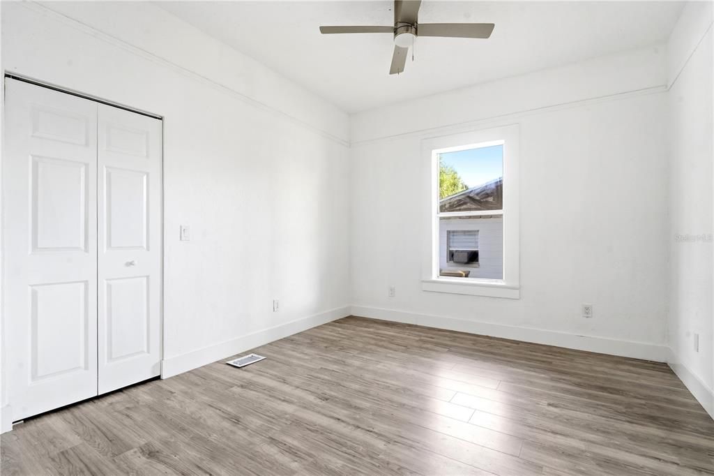 For Sale: $299,000 (2 beds, 1 baths, 1095 Square Feet)