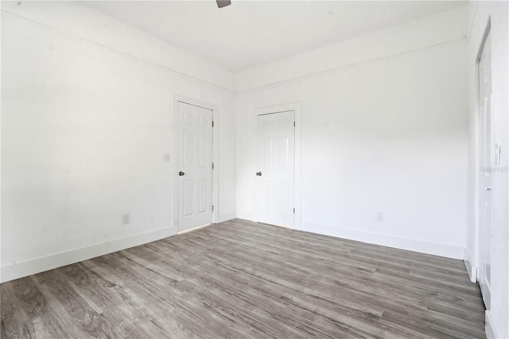 For Sale: $299,000 (2 beds, 1 baths, 1095 Square Feet)