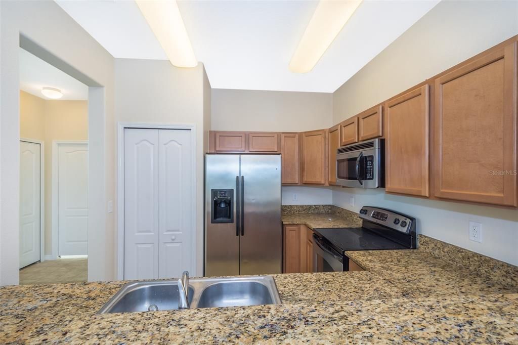 В аренду: $2,100 (3 спален, 2 ванн, 1824 Квадратных фут)