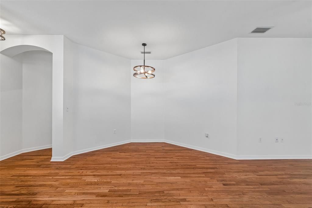 For Sale: $245,000 (3 beds, 2 baths, 1492 Square Feet)