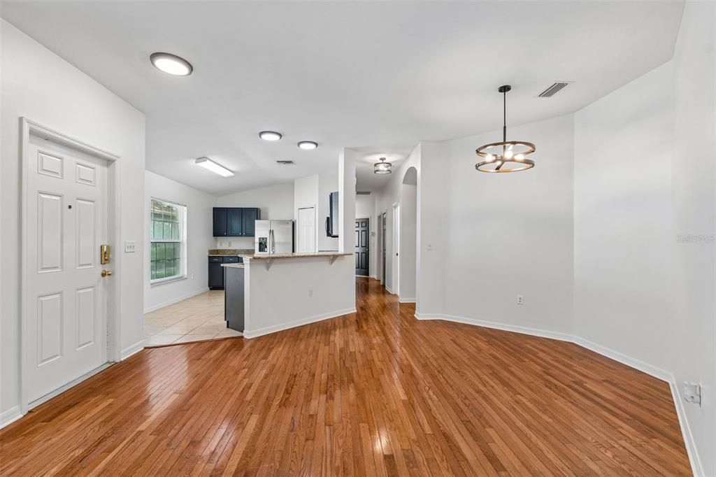 For Sale: $245,000 (3 beds, 2 baths, 1492 Square Feet)