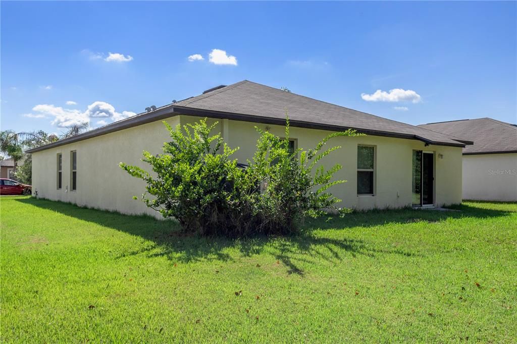 En Venta: $330,000 (4 camas, 2 baños, 1810 Pies cuadrados)