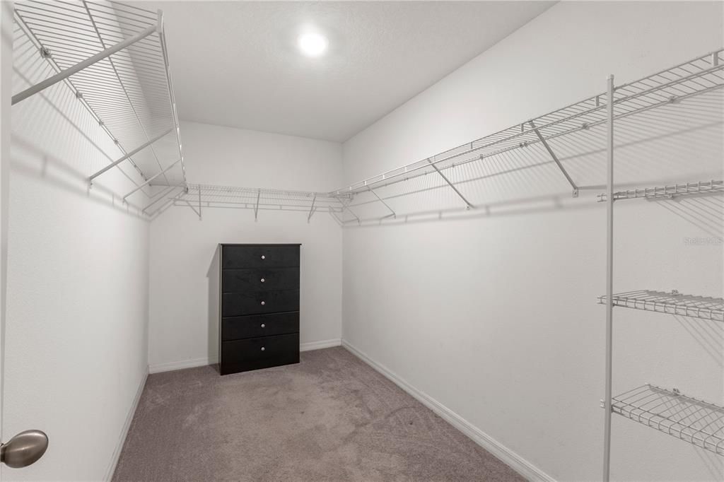 En Venta: $330,000 (4 camas, 2 baños, 1810 Pies cuadrados)
