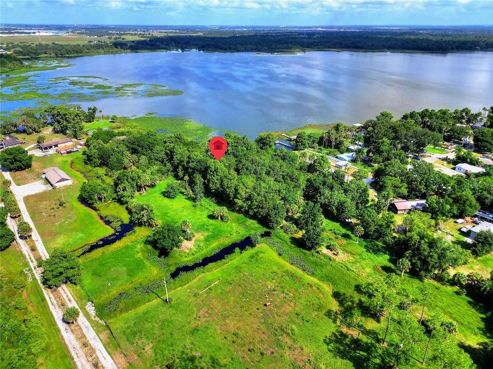 На продажу: $271,900 (2.86 acres)