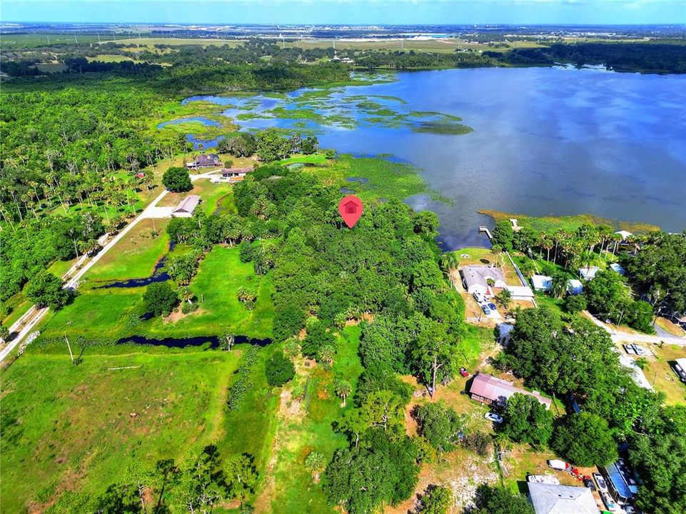 На продажу: $271,900 (2.86 acres)