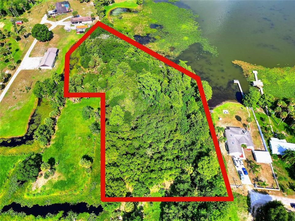 На продажу: $271,900 (2.86 acres)