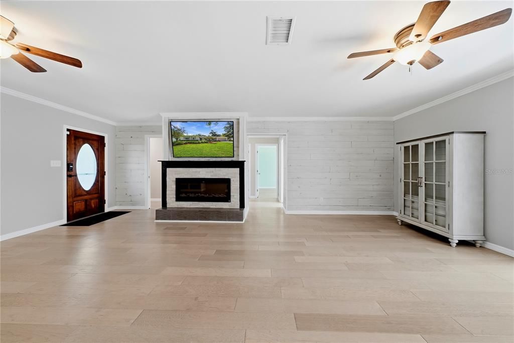 For Sale: $519,900 (3 beds, 2 baths, 1620 Square Feet)