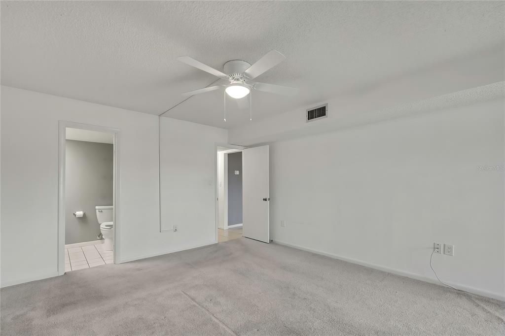 В аренду: $1,675 (2 спален, 2 ванн, 1388 Квадратных фут)