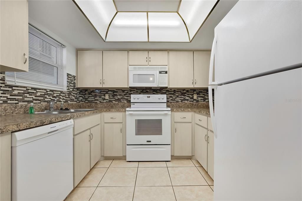 В аренду: $1,675 (2 спален, 2 ванн, 1388 Квадратных фут)