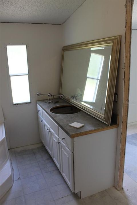 En Venta: $97,500 (3 camas, 2 baños, 1352 Pies cuadrados)