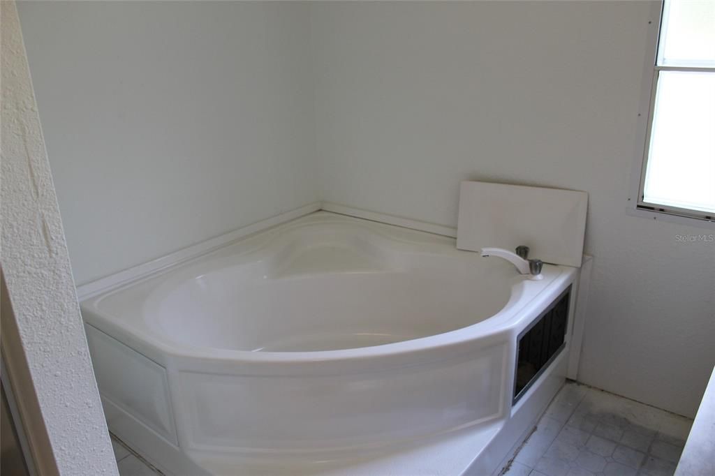 En Venta: $97,500 (3 camas, 2 baños, 1352 Pies cuadrados)