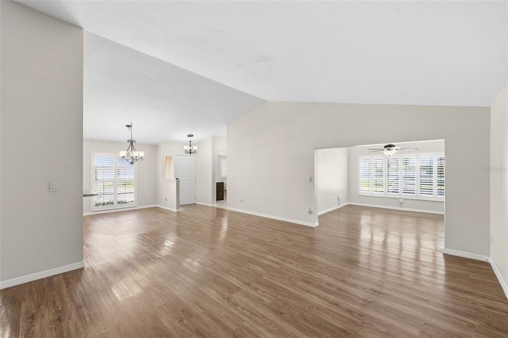 For Sale: $295,000 (2 beds, 2 baths, 1547 Square Feet)