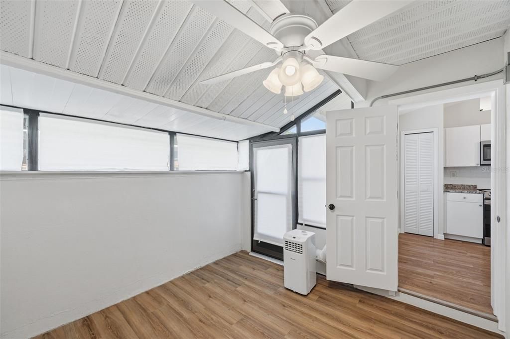 For Sale: $295,000 (2 beds, 2 baths, 1547 Square Feet)