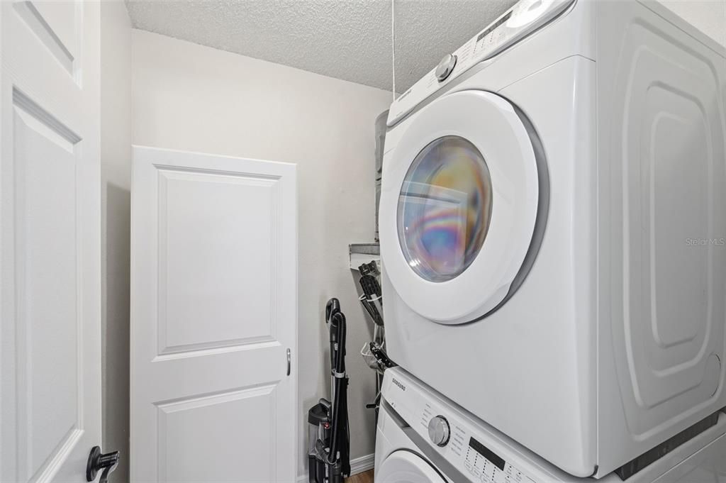 For Sale: $295,000 (2 beds, 2 baths, 1547 Square Feet)