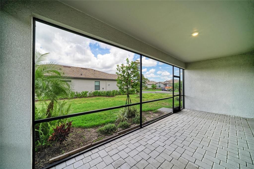 En Venta: $640,000 (3 camas, 3 baños, 2202 Pies cuadrados)