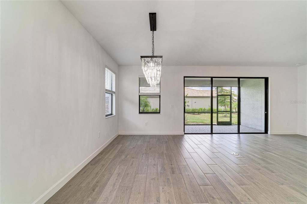 En Venta: $640,000 (3 camas, 3 baños, 2202 Pies cuadrados)