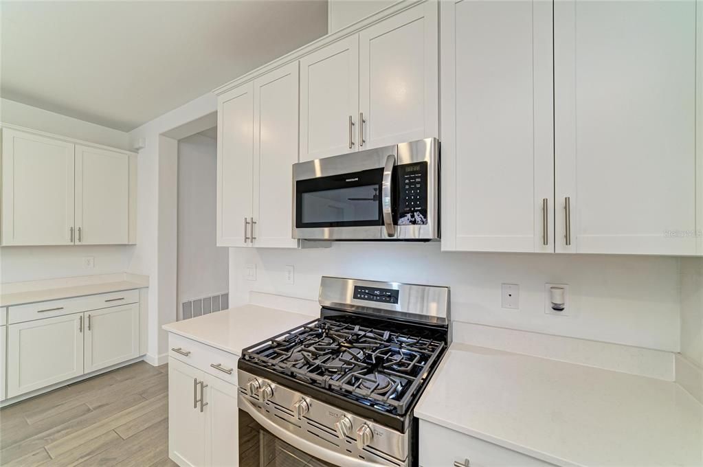 En Venta: $640,000 (3 camas, 3 baños, 2202 Pies cuadrados)