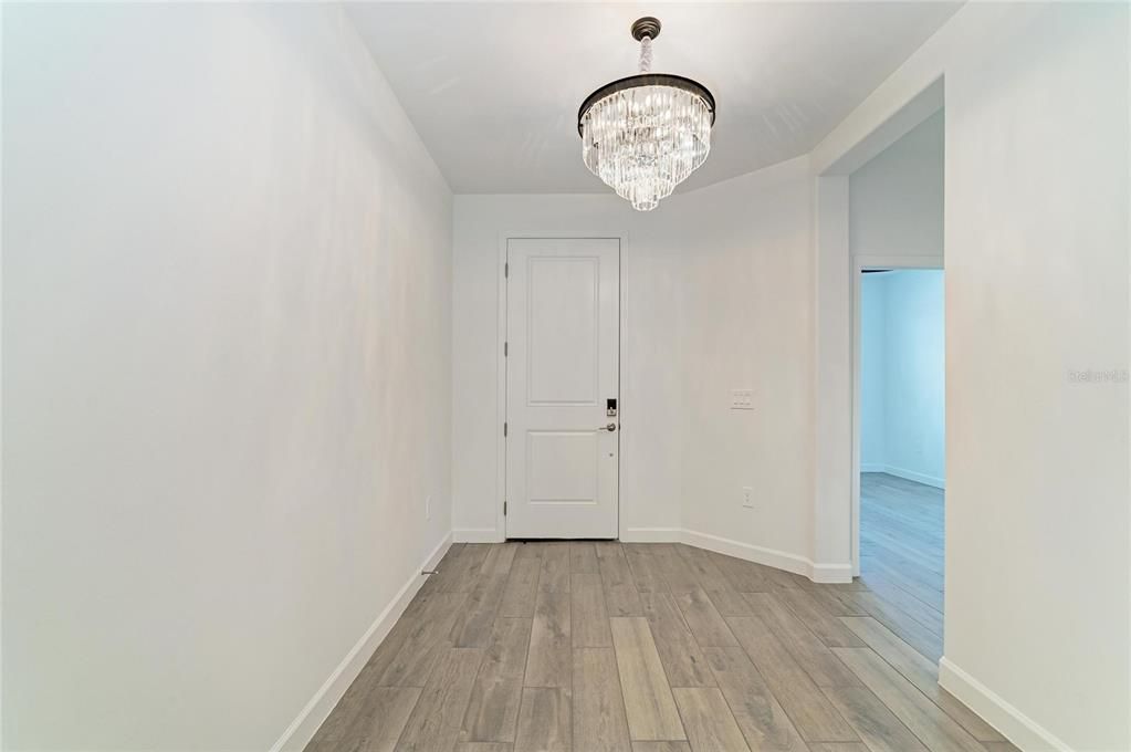 En Venta: $640,000 (3 camas, 3 baños, 2202 Pies cuadrados)