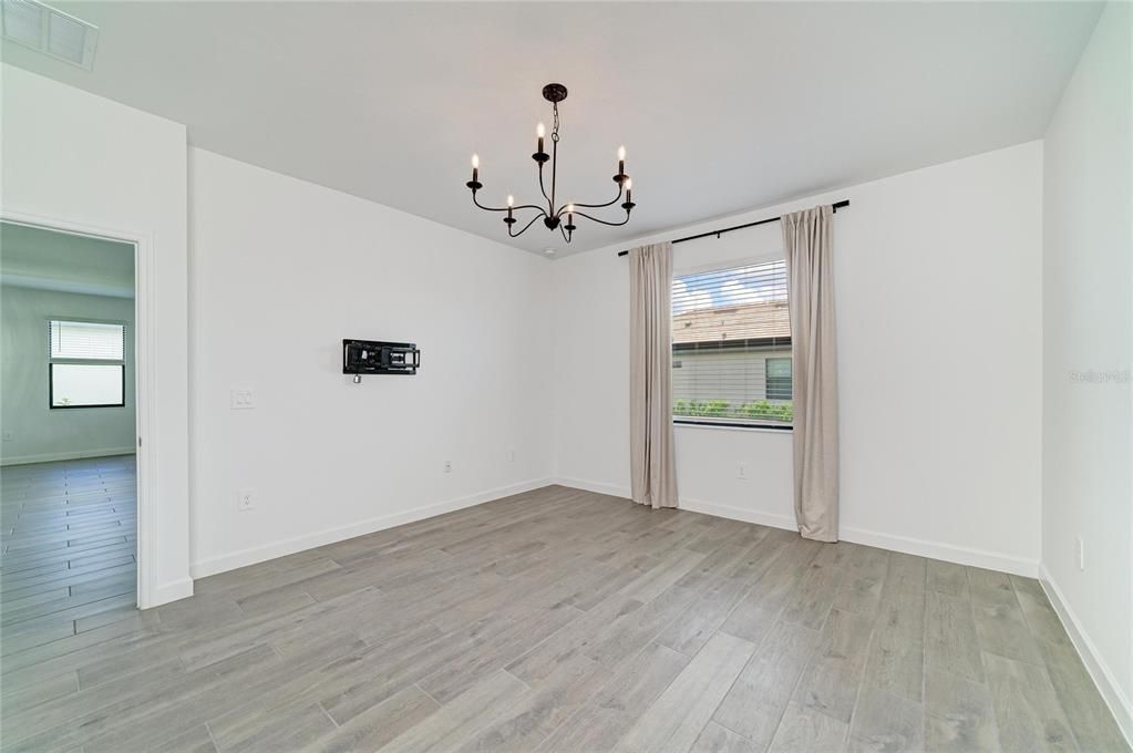 En Venta: $640,000 (3 camas, 3 baños, 2202 Pies cuadrados)