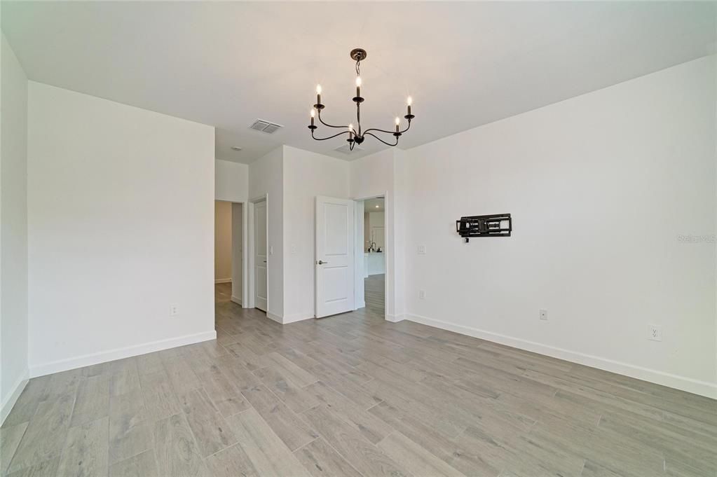 En Venta: $640,000 (3 camas, 3 baños, 2202 Pies cuadrados)