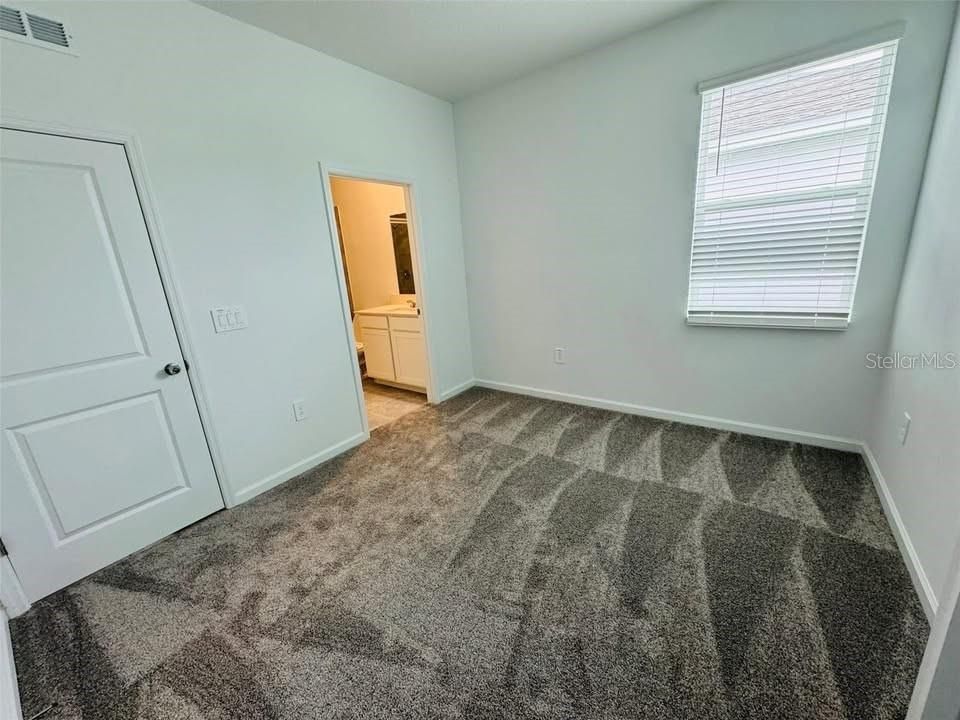 В аренду: $3,100 (4 спален, 3 ванн, 2099 Квадратных фут)