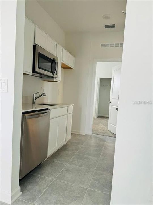 В аренду: $3,100 (4 спален, 3 ванн, 2099 Квадратных фут)