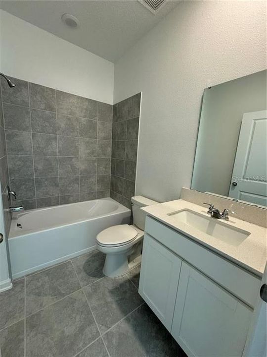 В аренду: $3,100 (4 спален, 3 ванн, 2099 Квадратных фут)