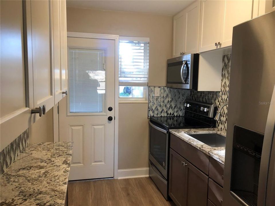 For Rent: $1,900 (2 beds, 1 baths, 2632 Square Feet)