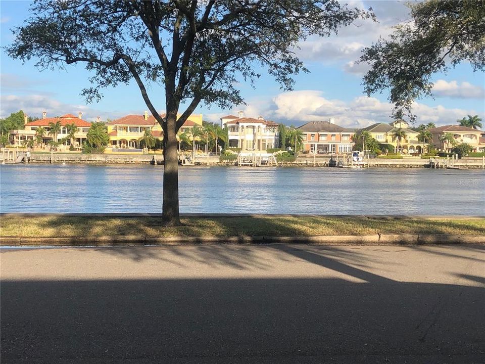 For Rent: $1,900 (2 beds, 1 baths, 2632 Square Feet)