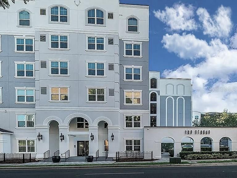 For Sale: $160,000 (1 beds, 1 baths, 744 Square Feet)
