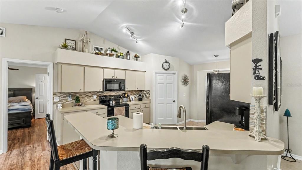 На продажу: $320,000 (3 спален, 2 ванн, 1462 Квадратных фут)