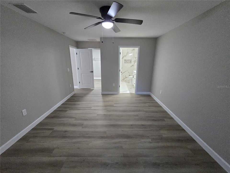 En Venta: $290,000 (4 camas, 2 baños, 1627 Pies cuadrados)