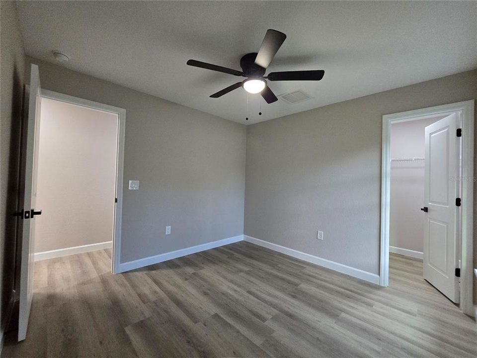 En Venta: $290,000 (4 camas, 2 baños, 1627 Pies cuadrados)