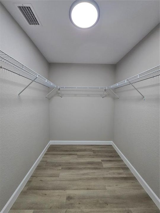 En Venta: $290,000 (4 camas, 2 baños, 1627 Pies cuadrados)
