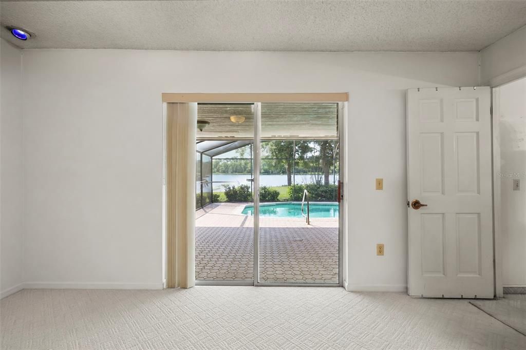 For Sale: $550,000 (4 beds, 2 baths, 1872 Square Feet)