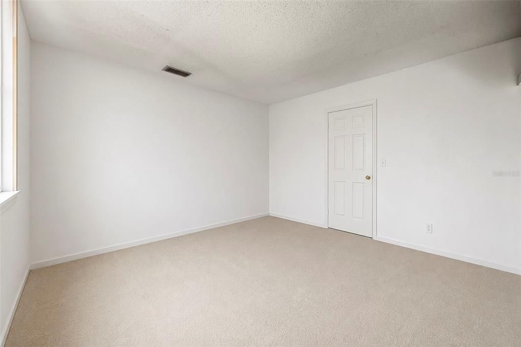 For Sale: $550,000 (4 beds, 2 baths, 1872 Square Feet)
