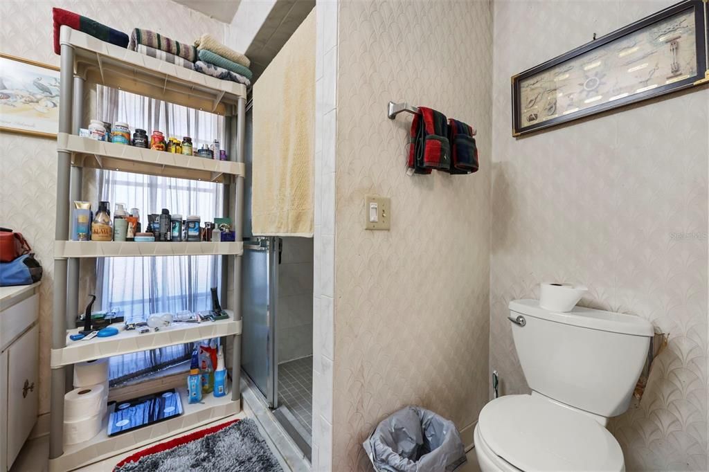 For Sale: $550,000 (4 beds, 2 baths, 1872 Square Feet)