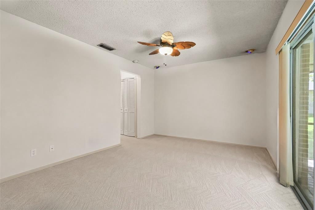 For Sale: $550,000 (4 beds, 2 baths, 1872 Square Feet)