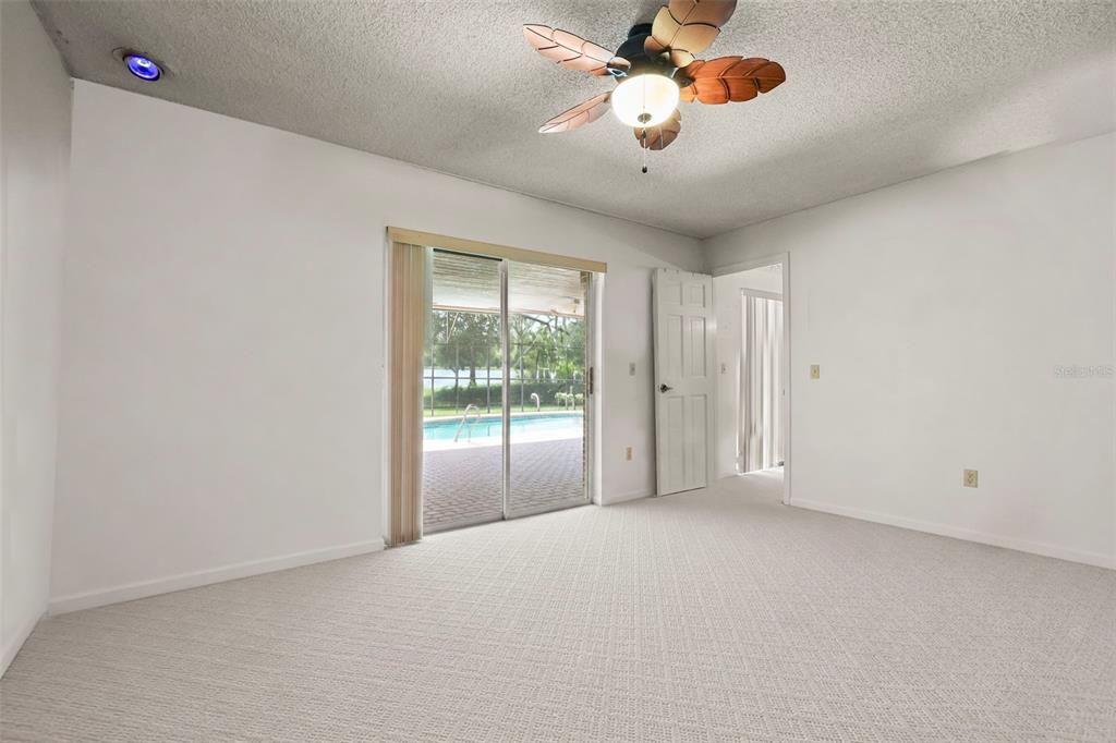 For Sale: $550,000 (4 beds, 2 baths, 1872 Square Feet)