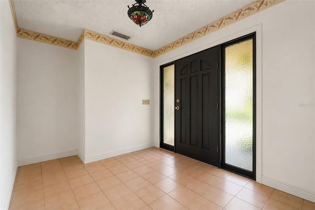 For Sale: $550,000 (4 beds, 2 baths, 1872 Square Feet)